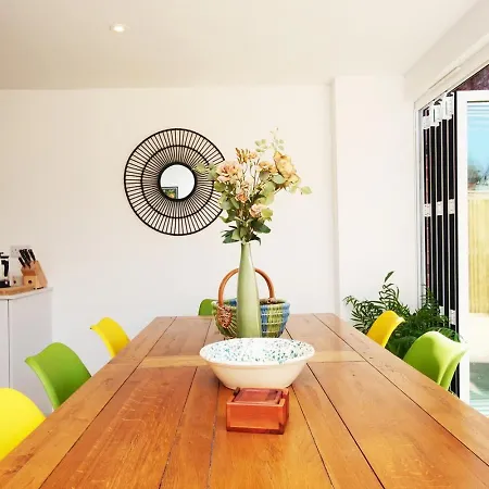 Sunny Private Garden With Two Parking Spaces בית נופש *